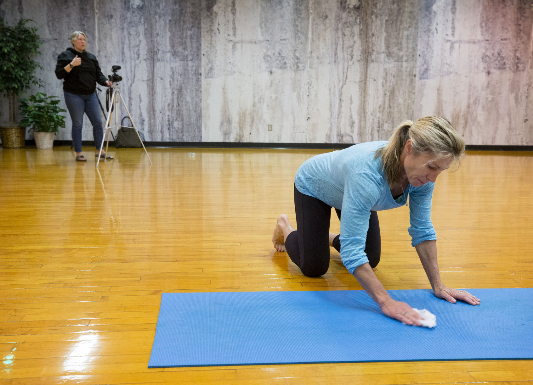 200322-sportslocal-remoteexercising 01.jpg